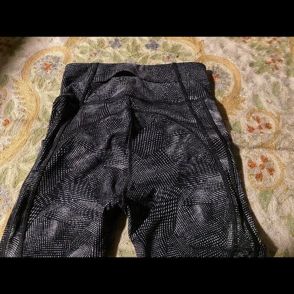 Lululemon leggings - Picture 3 of 5